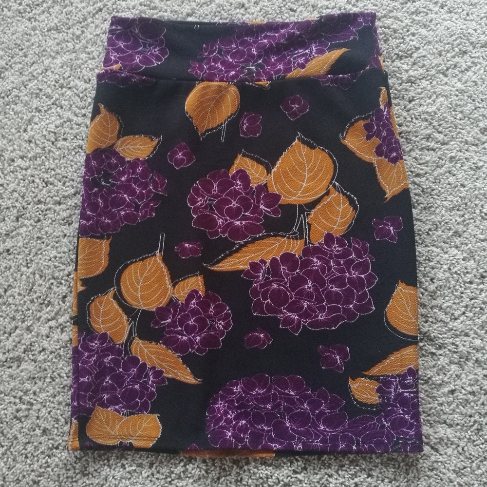 LuLaRoe vineyard skirt